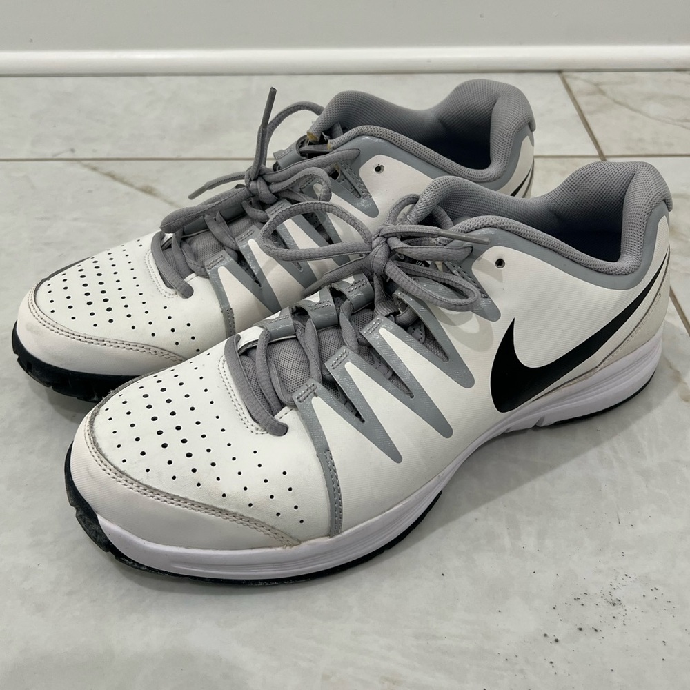 Nike White Gray Vapor Court Sneakers Size 10 US